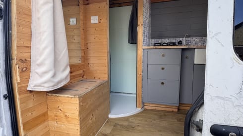 Padfoot 🐕 – Op maat gemaakte campervan met 2 slaapplaatsen / 2002