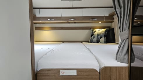 Carado T448 Automaat – Automatic - Fully equipped - Very luxurious camper length beds - Modern