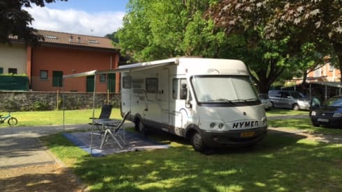 Hymer B644G – Newly furnished in 2017 hymer 644