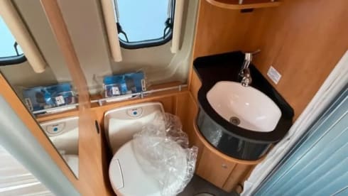 2p Pössl bus uit 2024