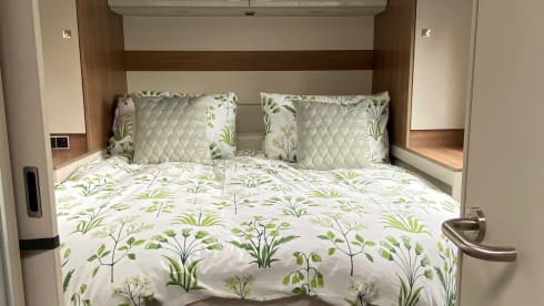 Camilla Camper – Fiat Dethleffs Luxury Motorhome 4 berth 