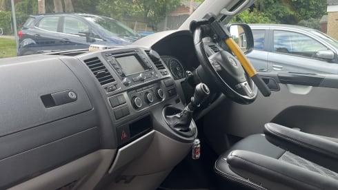 Jude – 4 berth Volkswagen LWB Campervan 2014 New Conversion 