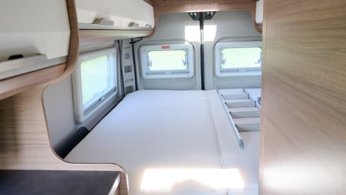 Knaus 600 ME met daktent – 4p Knaus rooftop from 2025