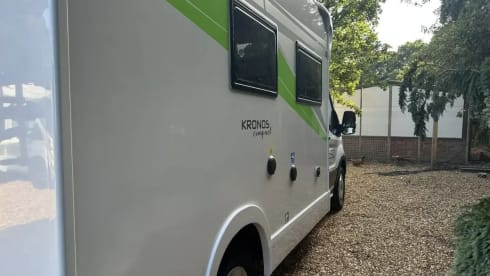 Puig Campana – BRAND NEW 2 Berth Roller Team Kronos Compact 590 (2025) Manual