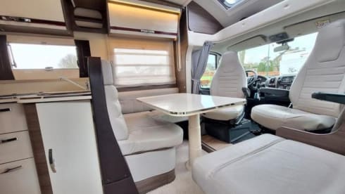 5 peroons familie camper – 5p Fiat integrated uit 2017