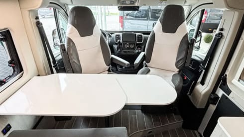 4p volledig uitgeruste campervan - NIEUW!