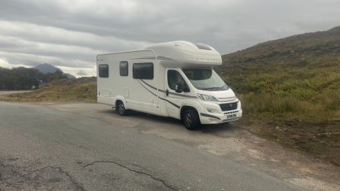 carrie the camper  – modern 6 berth camper 4 belts start your adventure now 