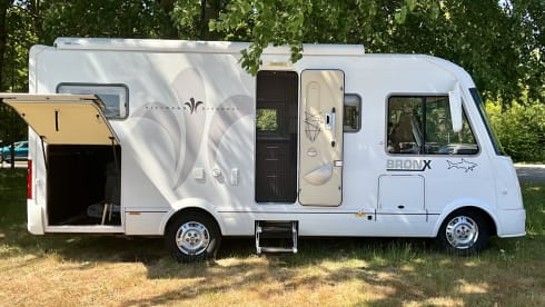 Bronx Explorer – 4p Niesmann + Bischoff integrated uit 2011