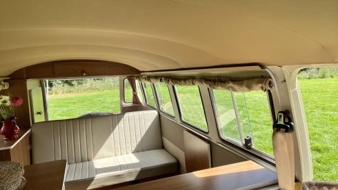 De Bus – 2p Volkswagen campervan from 1980
