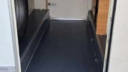 Beautiful spacious Adria Coral 660 SL