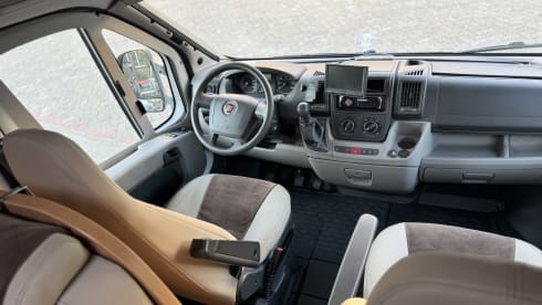 Nice spacious family camper (2011)!