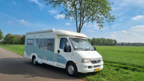 4p Dethleffs semi-integrated from 2004