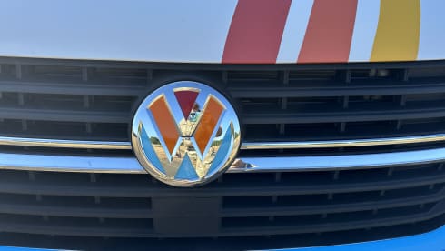 Ziggy – Ziggy - Retro and fun! 4 Berth VW T6 professionally converted Campervan