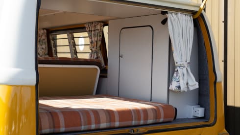 Betsy – 1979 VW T2 Bay Campervan Betsy!