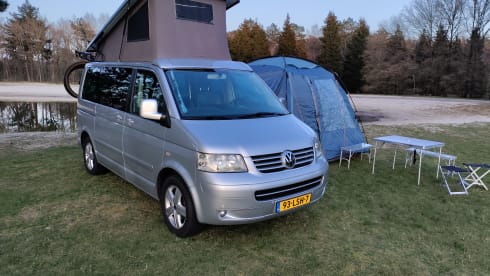 Volkswagen Multivan Camper 4 Person