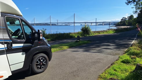 Bateau semi-intégré Swift 6 couchages de 2018