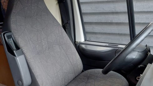 Heerlijke familie camper – 6p Ford alcove uit 2003