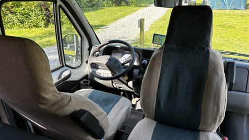 4p Chausson semi-integrated from 2001