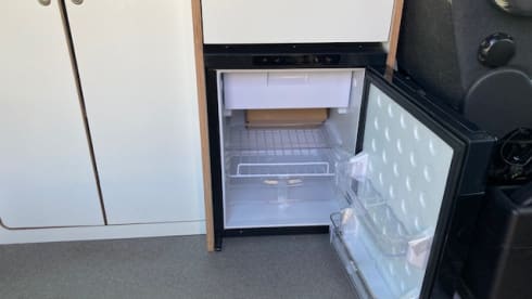 Leetro II – Ford bus camper automatic 2 persons euro6 fully equipped 