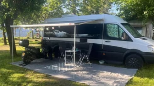 Comfortabel slapen 210x180 bed. En dwarsbed kinderen – 4-seater Mercedes-Benz bus from 2008