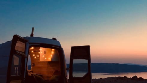 Feel at home in this DIY camper and go on a journey of discovery!