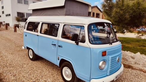 Dottie  – 4 berth classic Volkswagen t2 campervan 