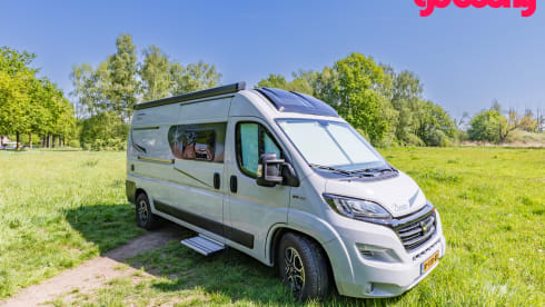 Coopernicus, 2021 – Comfortable 2p Karmann 600, parking air conditioning, length beds, automatic, biker