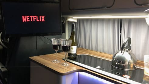 Seymour  – Luxury 2021 VW high spec campervan with flexible collection/drop-off