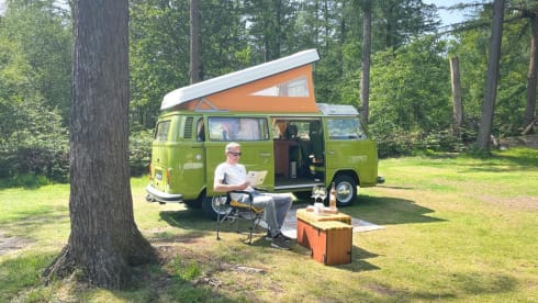 Putu – Volkswagen T2 from 1977, perfect condition
