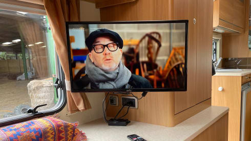 Oliver – Superb 6 berth Swift Motorhome