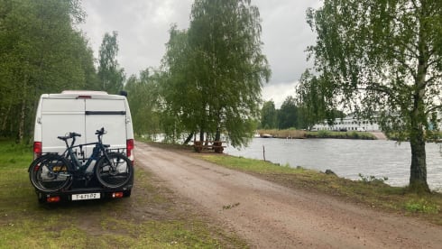 Casa Mobiel – Spacious off-grid Fiat Ducato bus camper - beautifully built in