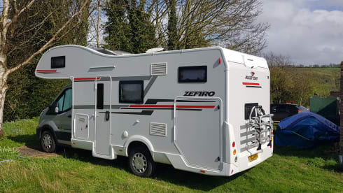 Vera – 6 berth 2021 Roller Team automatic, modern and comfortable!)