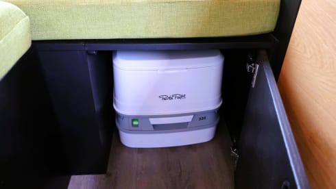 Sully – 2/3 Berth Boutique Off Grid Adventure Van near the Peak District.