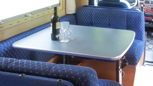 Camper voor uw perfecte vakantie – Ideal and complete camper for your perfect holiday