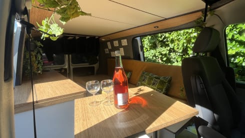 Surfbus Kees  – 4p Volkswagen campervan uit 2012