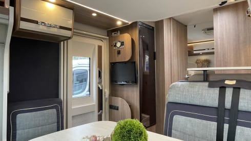 James – ⭐⭐⭐⭐⭐ Luxury Detleffs with very large beds & lots of comfort