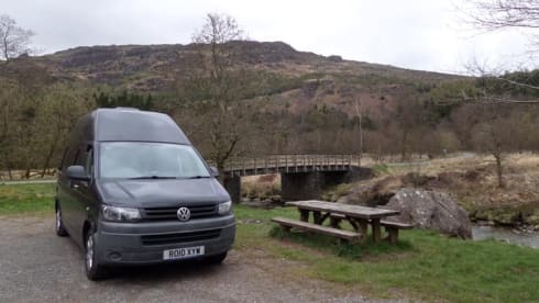 Rolo – T5 VW (2010), Black High Top (LWB)