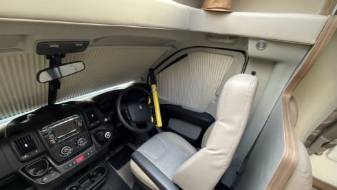 Bailey – Bailey semi-integrato a 6 posti letto, costruito nel 2019.