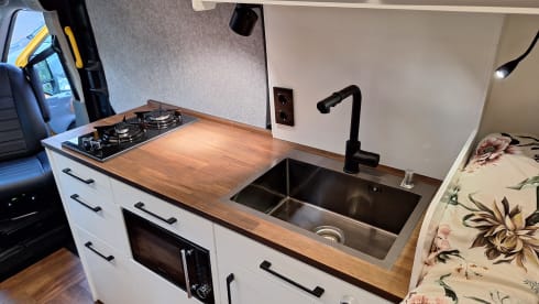 Spacious, modern and complete Off-Grid 2P Campervan