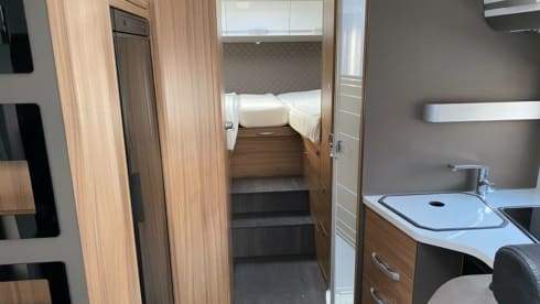 Adria – Adria 6701XL Plus coral 5 person camper