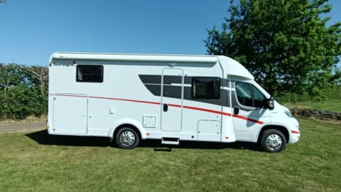 Sunlight T65 – Hele mooie ruime 4 persoons Sunlight camper uit 2022, veel bergruimte.