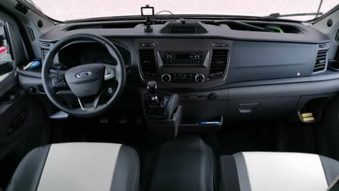 Smurfin 284 – 5p Ford alcove from 2021