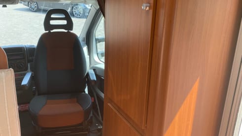 6-8 p Fiat alcove spacious family camper