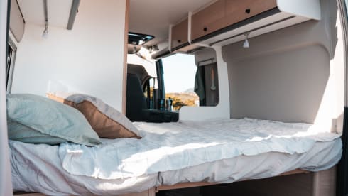 Nazarè – Premium Outdoor Van Rental