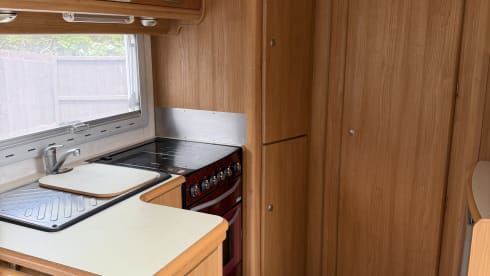 Pod  – 2 berth under 7m - end washroom - lots of storage 