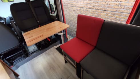 Dubbele schuifdeur en dubbele luifel – 4p Fiat L2H2 bus from 2010 suitable for off-grid