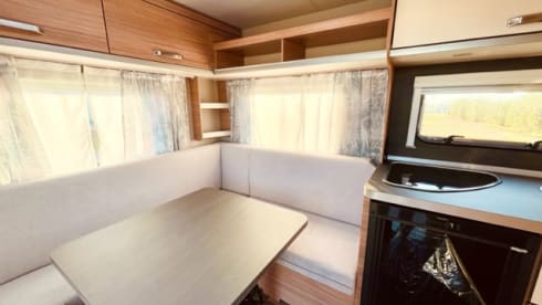 SMART VOYAGER – CARAVAN WEINSBERG CARAONE 450 FU