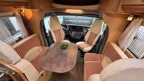 4p Renault semi-integrated uit 2009