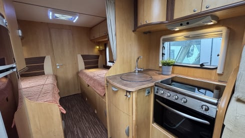 4p Renault semi-integrated uit 2009