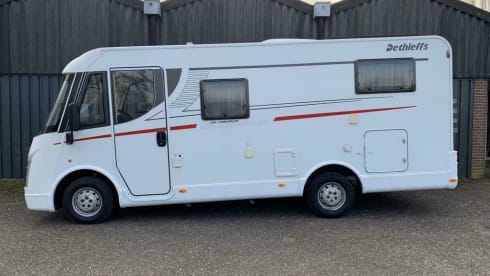 Moby – Compacte 4 persoons integraal camper, met toch heel veel ruimte..